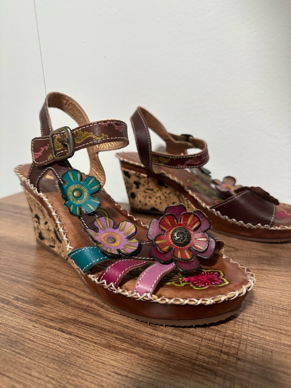 L’artiste Women's Multicolor Floral Leather Wedge Sandals